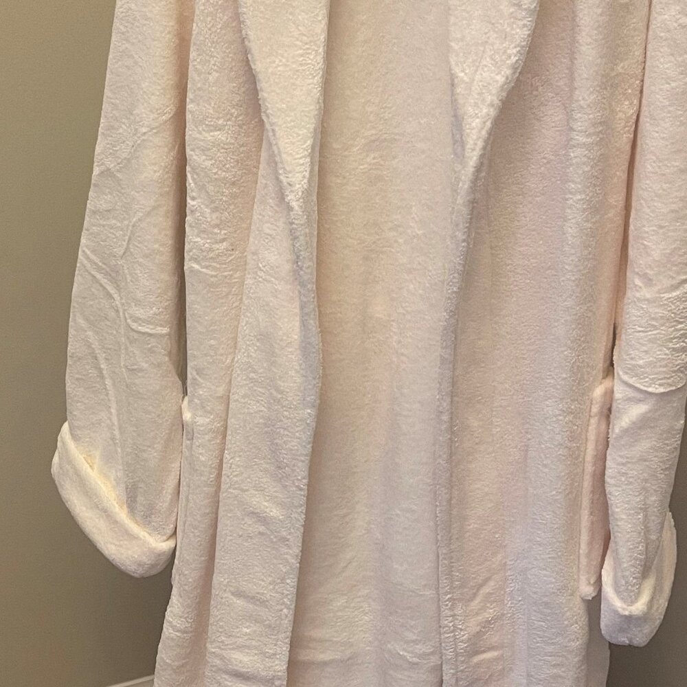 Royal Velvet woman's robe new